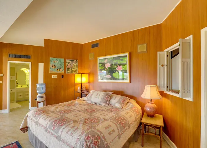Stunning Views + Pool! Hilltop In *
