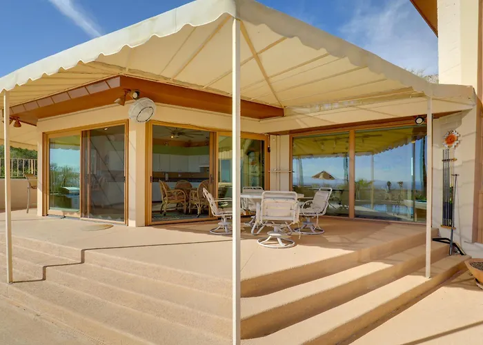 Stunning Views + Pool! Hilltop In Holiday home